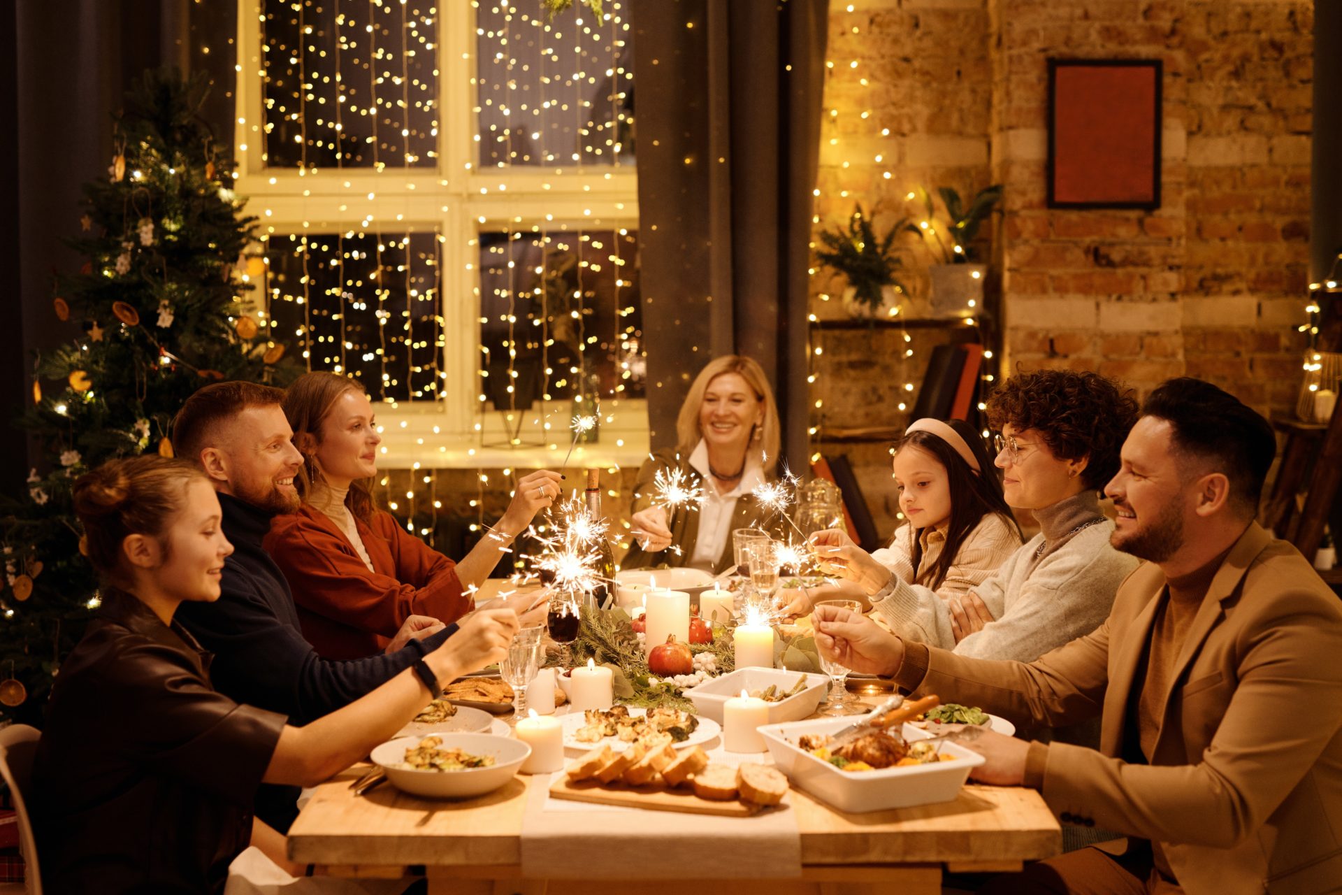 6 Tips for Easing Social Anxiety During The Holidays